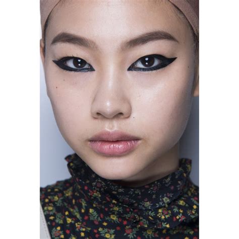 17 Black Eyeliner Looks That Are Anything But Boring | Allure