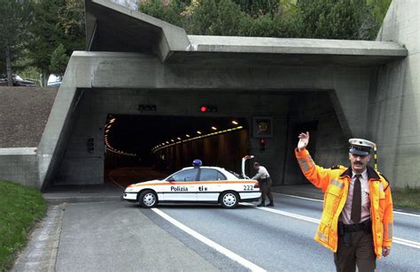 Tunnel Del San Gottardo Chiuso Per Una Crepa Nella Volta Collegamenti