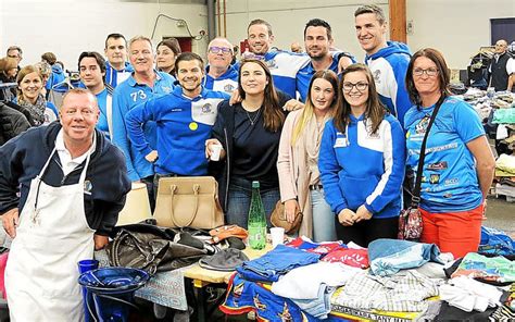 Basket Visiteurs Au Troc Et Puces Le T L Gramme