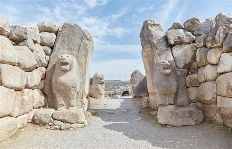 La Ic Nica Puerta Del Le N De La Capital Hittita De Hattusa Imagen De