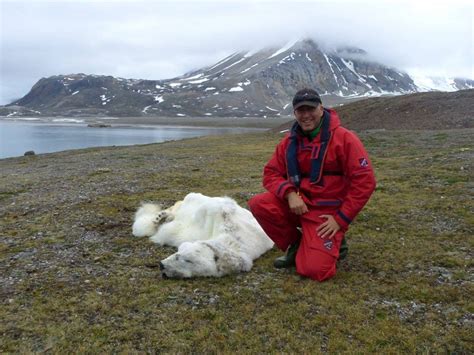 Svalbard: Dead Polar Bear at Texas Bar – Travel2Unlimited