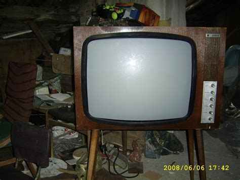 Стар български телевизор Средец | Television set, Vintage radio, Box tv