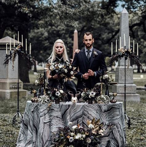 60 Haunting Halloween Wedding Ideas The Glossychic Halloween