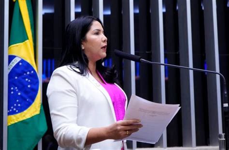 Cristiane Lopes Protocola Projeto De Lei Que Preconiza Estudo Da