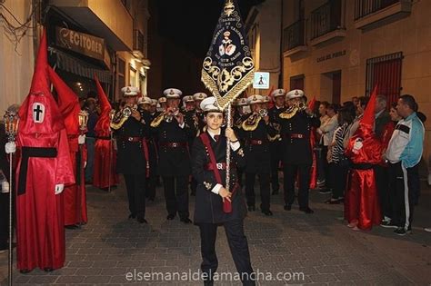 El Sant Simo Cristo De La Expiaci N Procesiona En V A Crucis Por Las