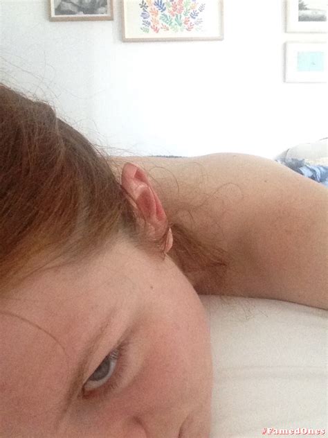 Bonnie Wright Topless 4 Leaked Pics FamedOnes Nude Hacked