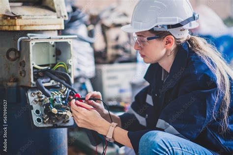 Engineering Groups Empower Women With Growth And Community Tech Insights