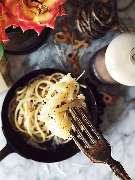 Authentic Cacio E Pepe Recipe Romes Traditional Pasta