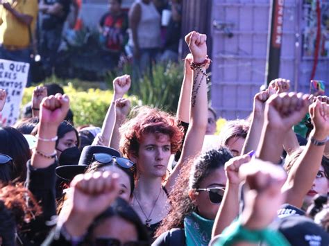 Por qué no se debe felicitar a las mujeres el 8 de marzo