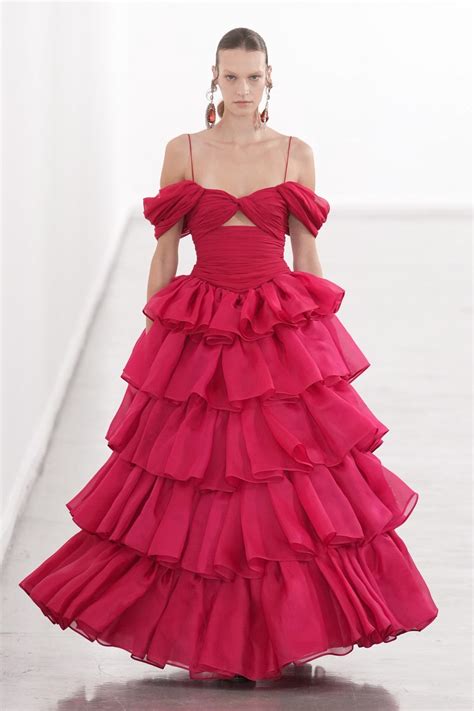 Giambattista Valli Fall Winter Fashion Show