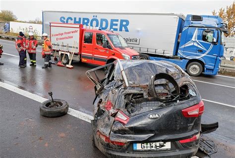 Vollsperrung Nach Schwerem Unfall Auf A4 Fahrzeug Mit Sommerreifen