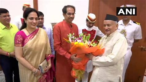 Maharashtra Government Formation Uddhav Thackeray Wife Rashmi Meet