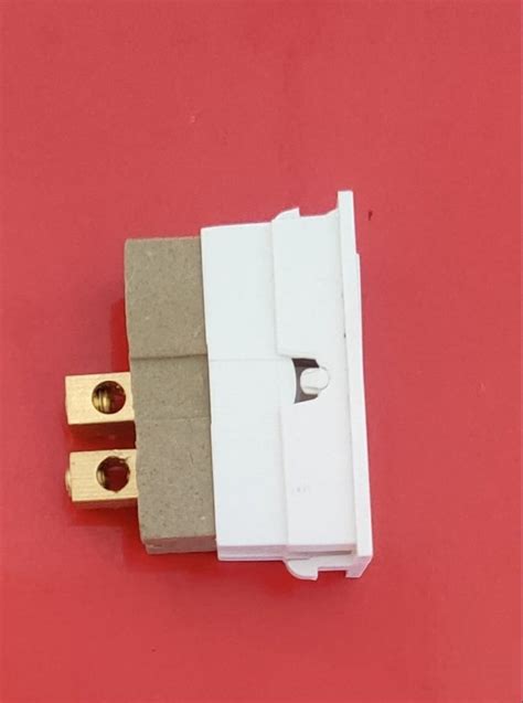 RF04L Flat Switches16 Amps One Way Modular Switch Porcelain Base