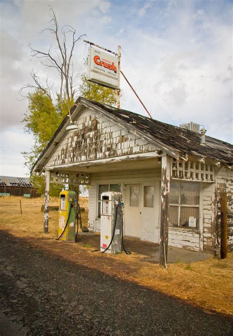 Sweet Old Gas Station Old Gas Pumps Old Gas Stations Gas Pumps