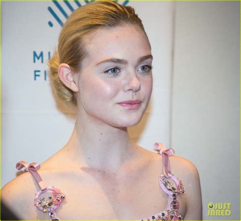 Elle Fanning Has An Elle Woods Moment At 20th Century Women Premiere