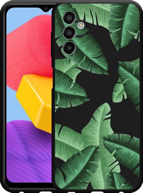 Samsung Galaxy M13 Hoesje Zwart Palm Leaves Bol