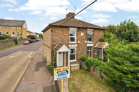 Queens Road Maidstone 2 Bed End Of Terrace House For Sale £250 000