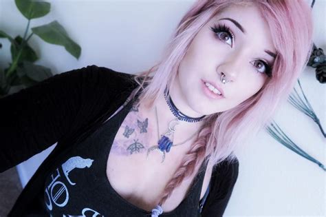 31k Likes 545 Comments Mooncaller Leda Muir 🌙♌︎ Theledabunny On Instagram “piiiiink 🌸