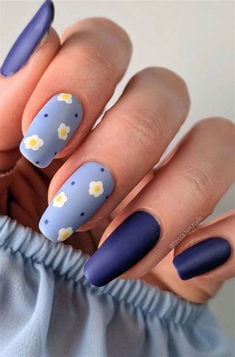 60 Gorgeous Blue Nails For A Refreshing Manicure Blue Nails Flower