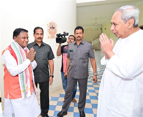 Odisha Cm Designate Mohan Majhi Meets Patnaik Invites Him To Swearing