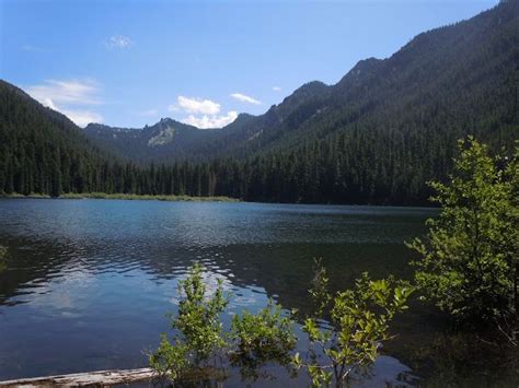 Pamelia Lake & Grizzly Peak - Natural Landmarks in Oregon