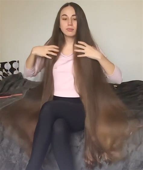 Video Begum In Her Bed Long Hair Styles Long Hair Play Hair Lift