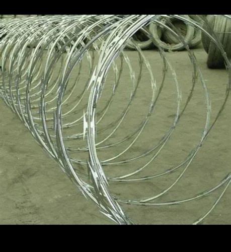 Iron Galvanized Gi Barbed Wire Wire Diameter Mm At Best Price In Pune