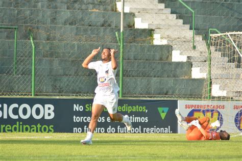 Mamoré goleia o Pirapora encerra primeira fase invicto e avança às