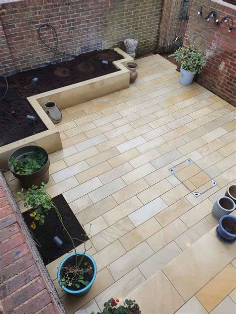 Courtyard garden, Chiswick Mall. - Chestnut Gardens