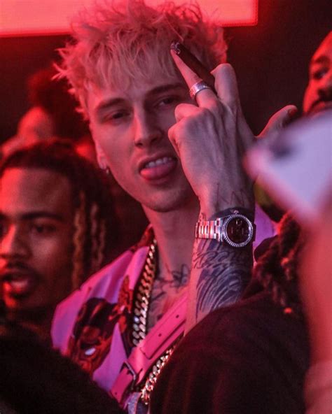 Machine Gun Kelly Machine Gun Kelly Mgk Pop Punk Station Essence