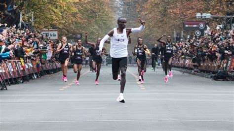 Eliud Kipchoge Schnellster Mann Der Welt Sport At