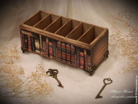 Купить Подставка для пультов и мобильные "Старинные книги" - пультница ...