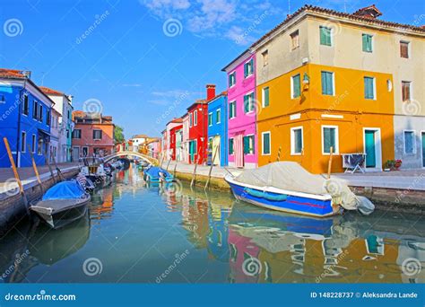 Casas Coloridas Tomadas Na Ilha De Burano Veneza Imagem De Stock