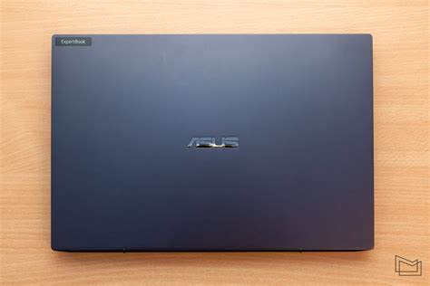 ASUS ExpertBook B5 laptop review • Mezha.Media