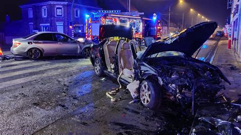 Deux personnes emmenées à l hôpital après un violent accident sur la