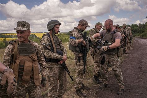 Guerra da Ucrânia Voluntários dos EUA atrapalham combates 26 03 2023