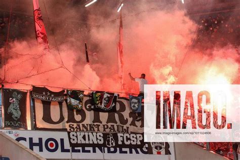 Pyro St Pauli Fans At Hansa Rostock Vs Fc St Pauli St Pauli