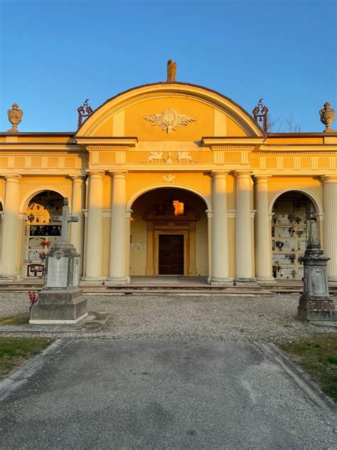 Cimitero Di Villa Argine In Argine Di Cadelbosco Di Sopra Emilia