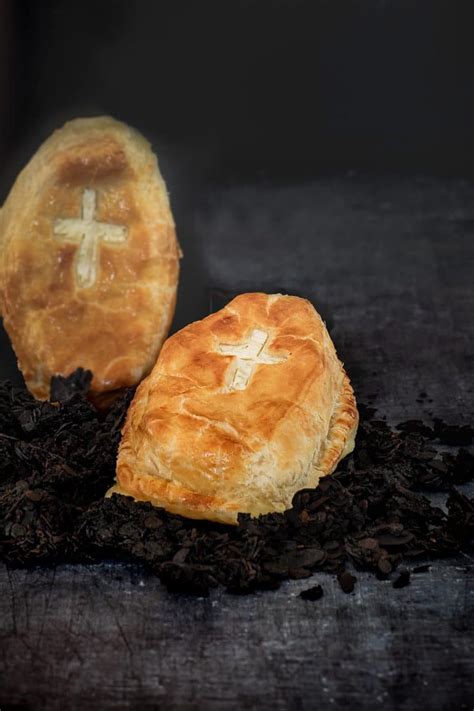 Camembert feuilleté recette en forme de cercueil pour Halloween