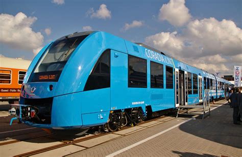 Le Premier Train Hydrog Ne Au Monde Bient T Sur Les Rails En France