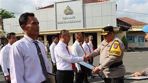 13 Anggota Polres Pamekasan Dapat Penghargaan Berkat Ungkap Kasus