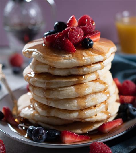 Classic American Style Fluffy Pancakes - Frazzled Raspberry