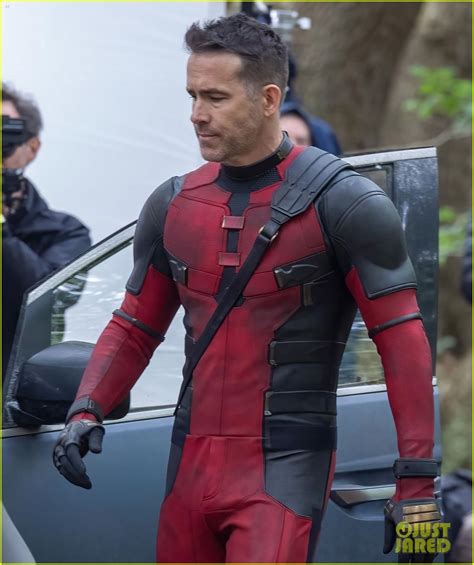 Ryan Reynolds Seen in Costume for First Time on Set of 'Deadpool 3' in ...