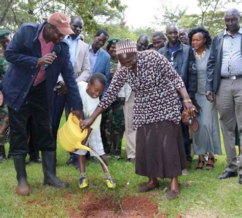 Kenyas President Led A Tree Planting Event To Spark The Increase Of