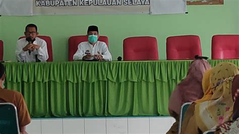 Ka Kankemenag Kab Kepulauan Selayar Beri Sambutan Pada Rapat Evaluasi