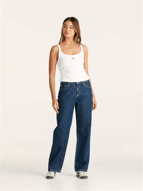 Petite women’s jeans | Denim to suit every size | Lee Jeans