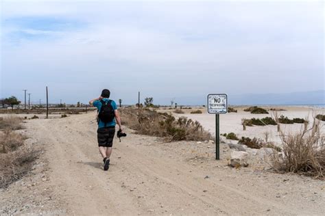 The Abandoned Salton Sea In California is Strangely Intriguing