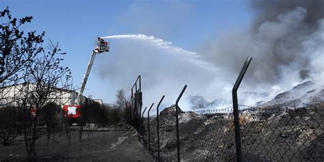 Grèce les incendies continuent d avancer dans le nord est