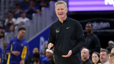 Steve Kerr Hilariously Pauses Warriors Presser To Check Fantasy Football Score Nbc Sports Bay