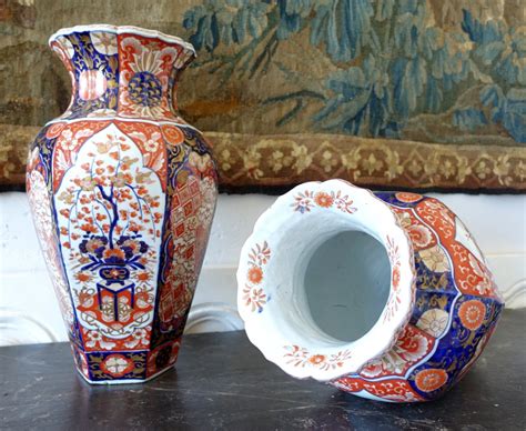 Proantic Pair Of Large Potiches Or Vases In Imari Porcelain Late Nine